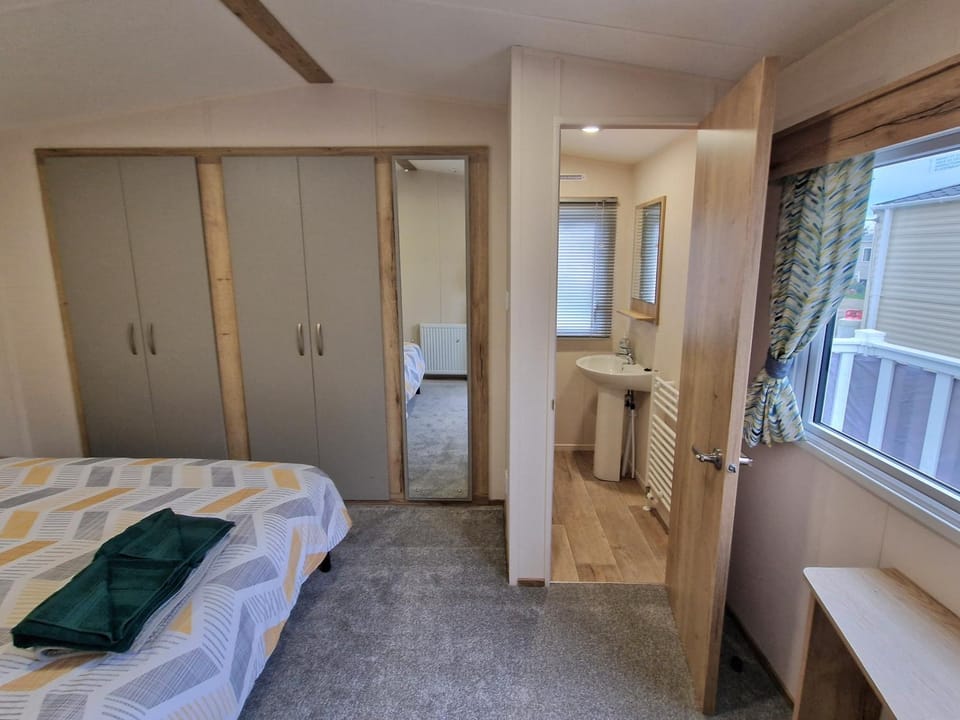 Toilet, Bedroom