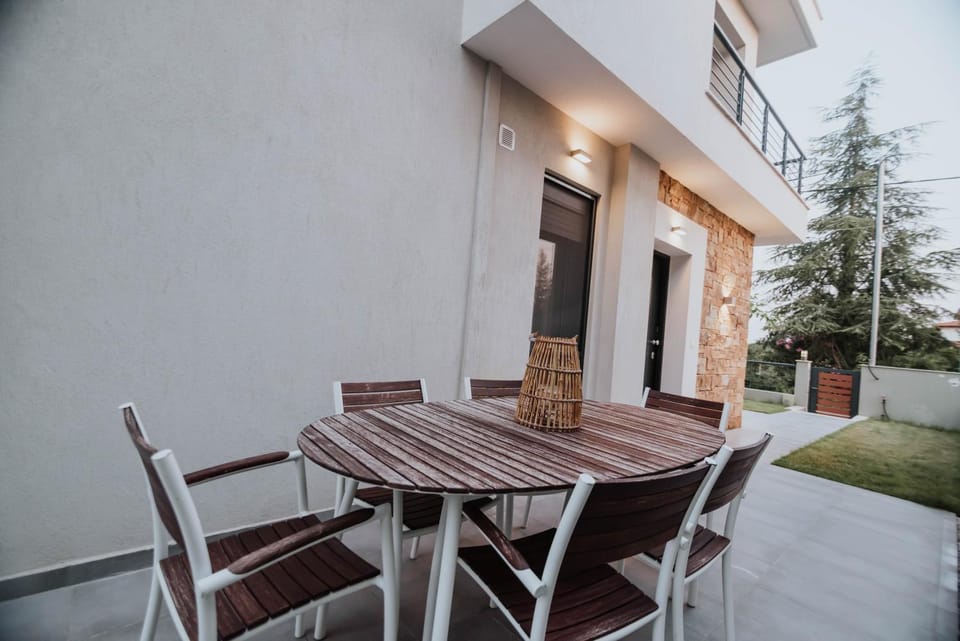 Spacious Family House with Garden - 5 min walk to Beach Villa in Nikiti