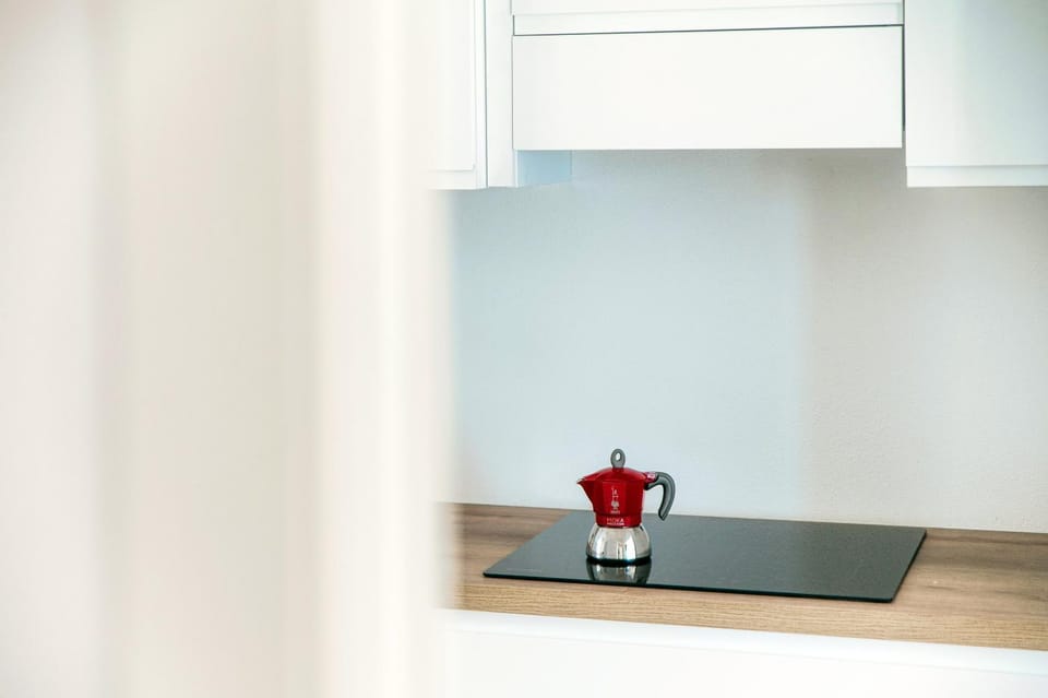 Da Flora - Wonderful lakefront view Apartment in Tremezzina