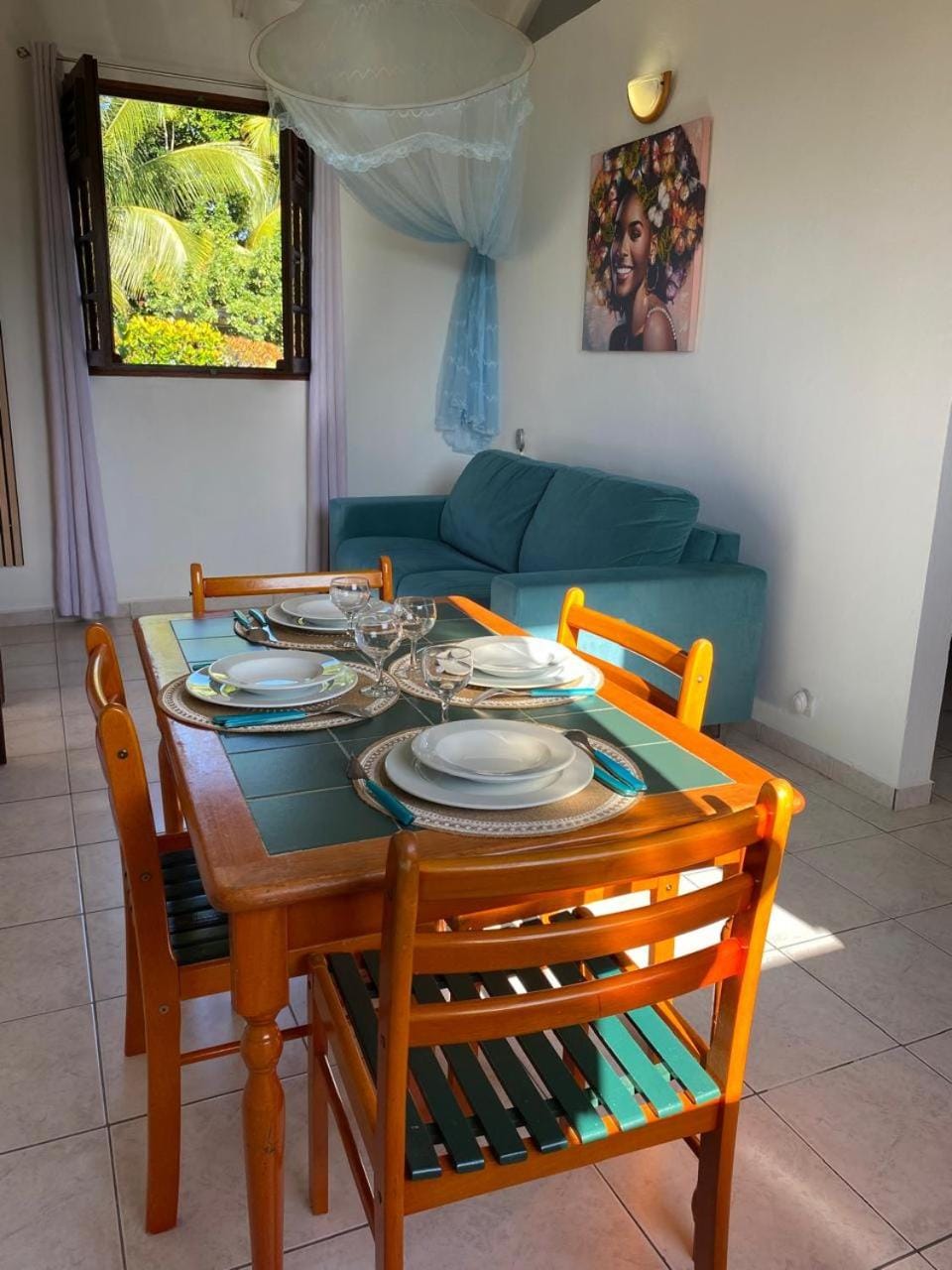 Living room, Dining area