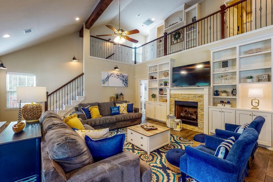 Patio Oasis w/ Hot Tub! Lake Livingston Estate House in Lake Livingston