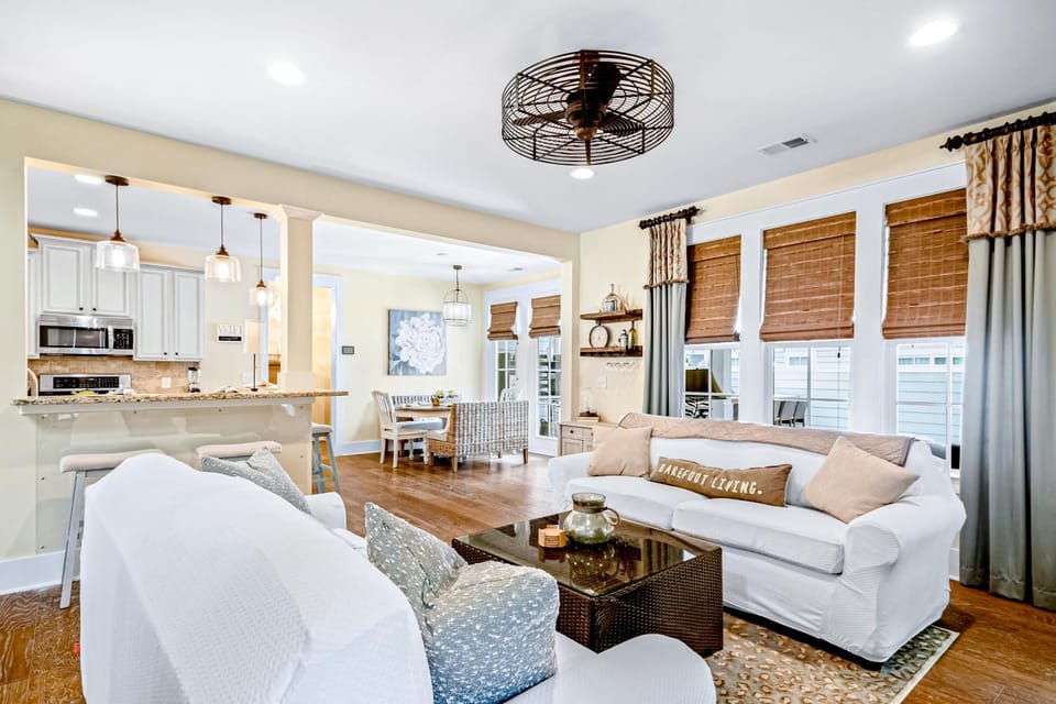 Barefoot Livin' House in Briarcliffe Acres