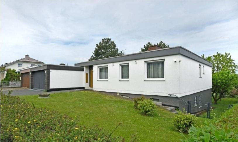 Property building, Spring, Day, Garden, Garden view