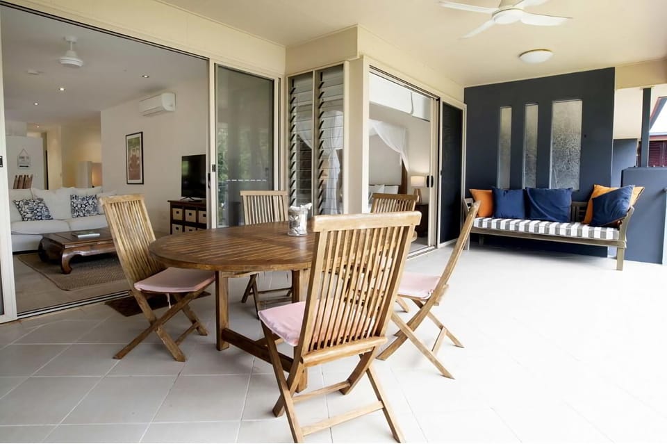 Beach House Apartment No 5 House in Mission Beach