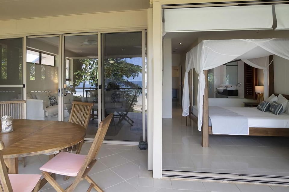 Beach House Apartment No 5 House in Mission Beach