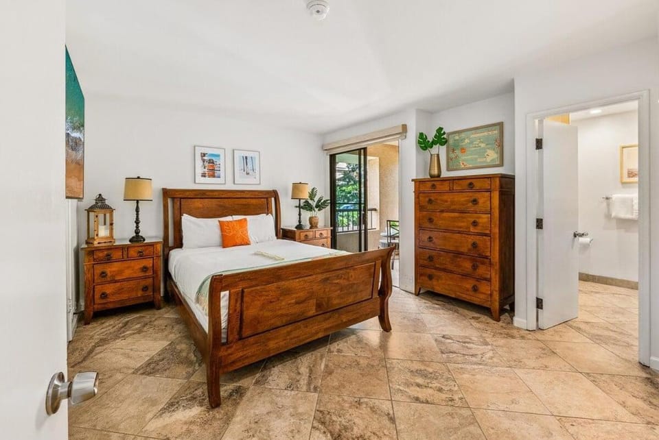 Kaanapali Royal A303 · KRL A303 Relaxing Hawaiian 2BD on Golf Co House in Kaanapali