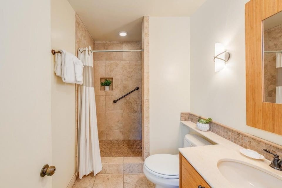 Palms at Wailea 2108 · PAW 2108 Remodeled Wailea Condo w AC Infi House in Wailea
