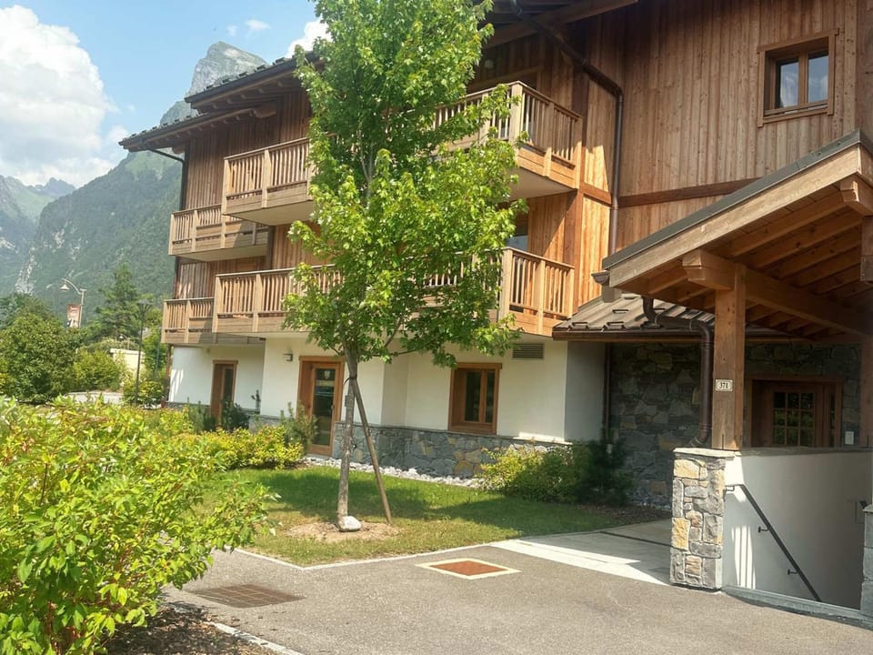 Magnifique duplex 3 chambres près du Grand Massif, wifi et garage - FR-1-624-136 Apartment in Samoëns