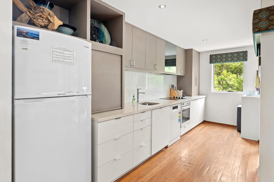 dishwasher, oven, stove, kitchen