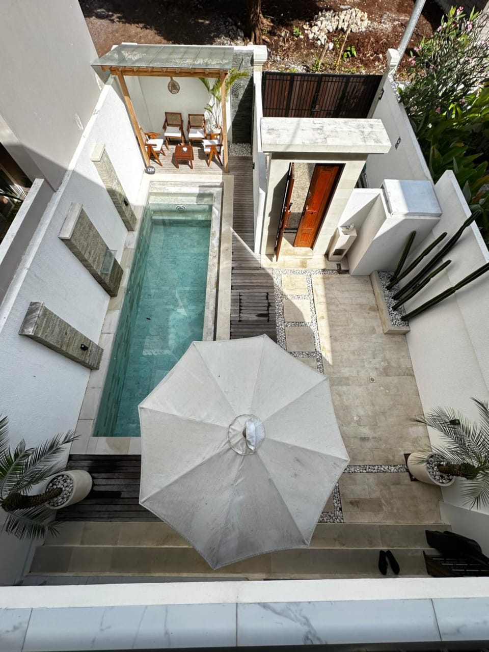 Property building, Patio, Day, Natural landscape, View (from property/room), Balcony/Terrace, Seating area, Pool view, Swimming pool, Parking, sunbed