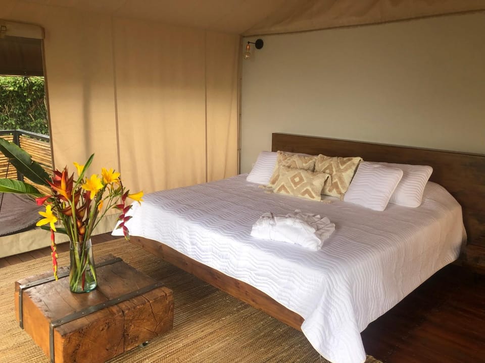Glamping Las Rocas Luxury tent in Calima