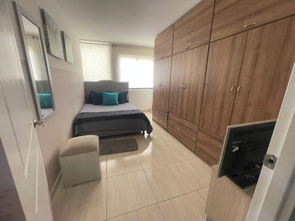 Photo of the whole room, Decorative detail, Area and facilities