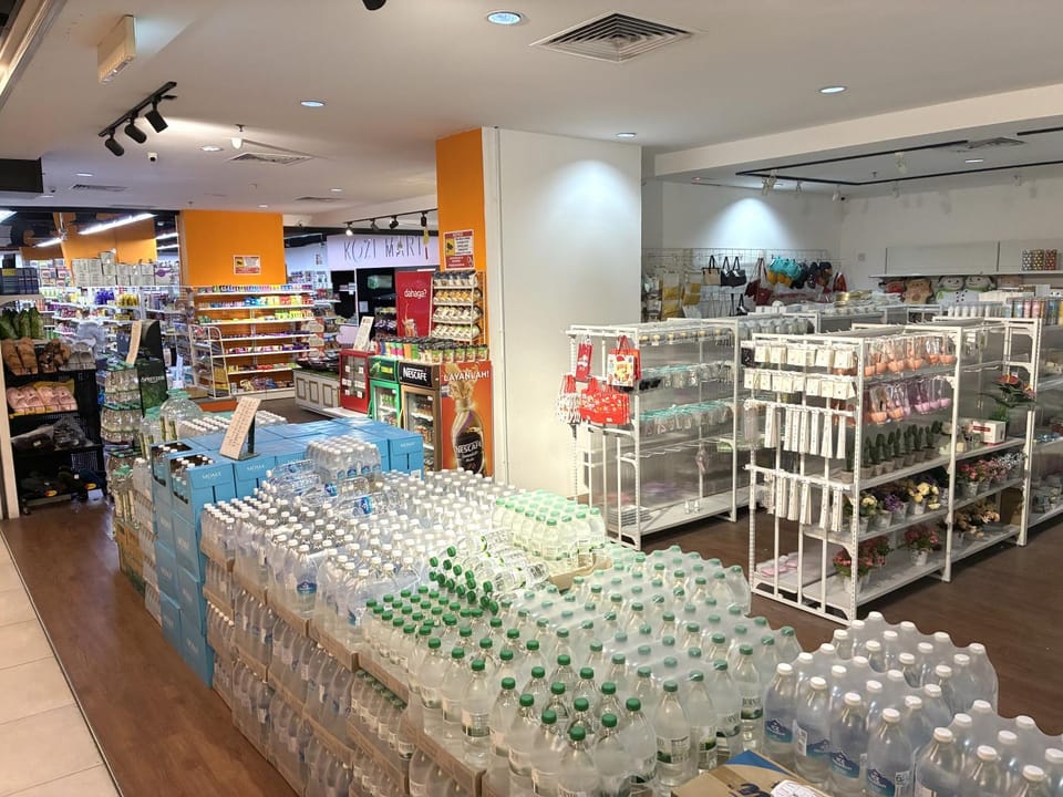 Supermarket/grocery shop