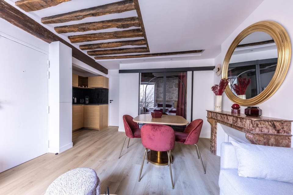 Luxury Newly Renovated 4 stars Prestige Apartment , Panthéon Area, Central Paris Apartment in Paris