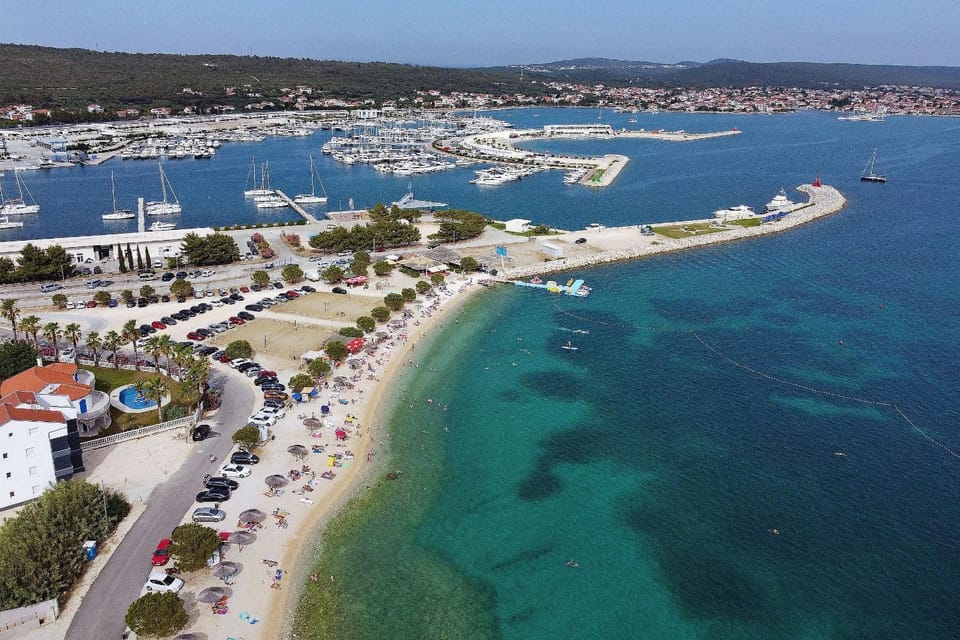 Neighbourhood, Beach