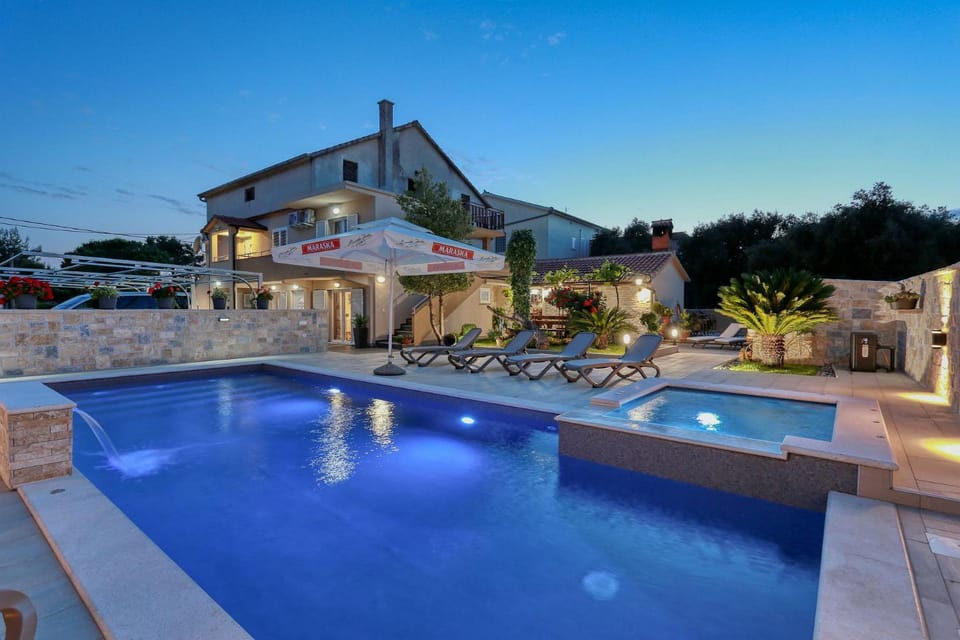 Night, Swimming pool