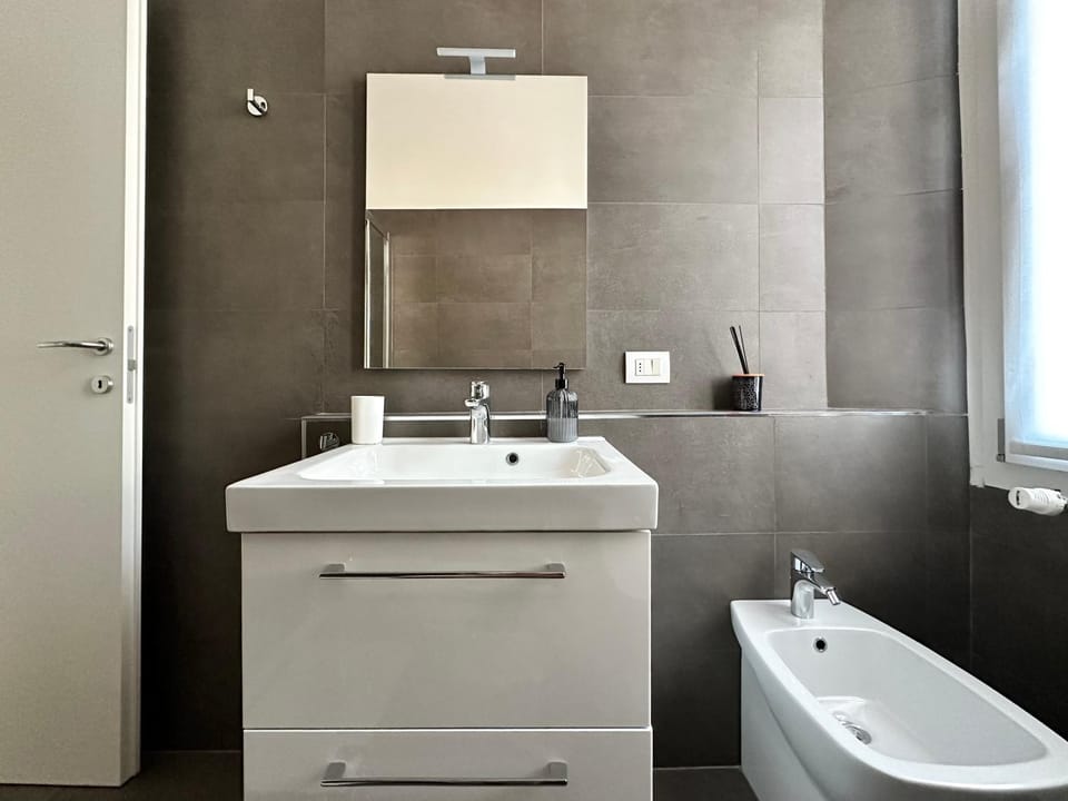 Bathroom, bidet