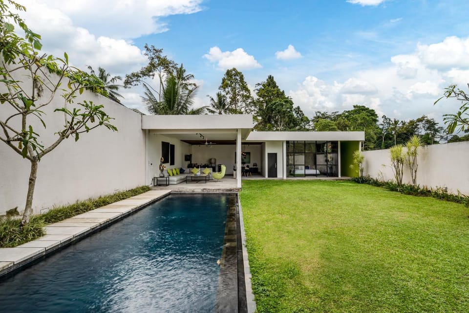 Property building, Garden, View (from property/room), Garden view, Pool view, Swimming pool