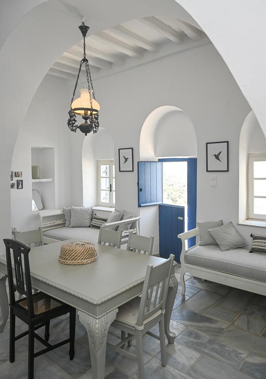 Living room, Photo of the whole room, Seating area, Dining area