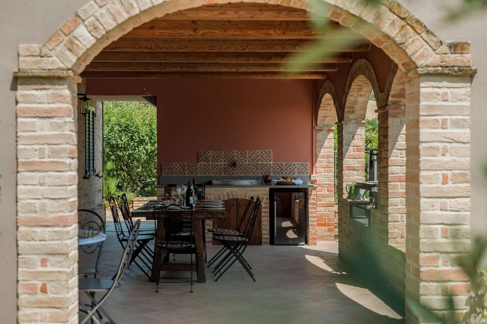 Patio, Dining area