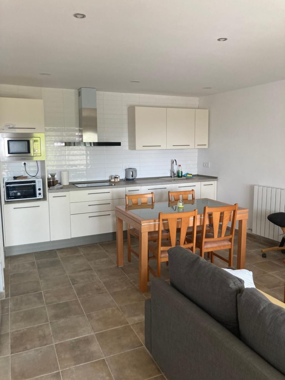 Kitchen or kitchenette, Dining area, dishwasher, minibar, stove