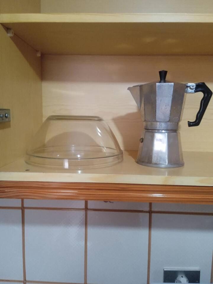 Coffee/tea facilities, Kitchen or kitchenette