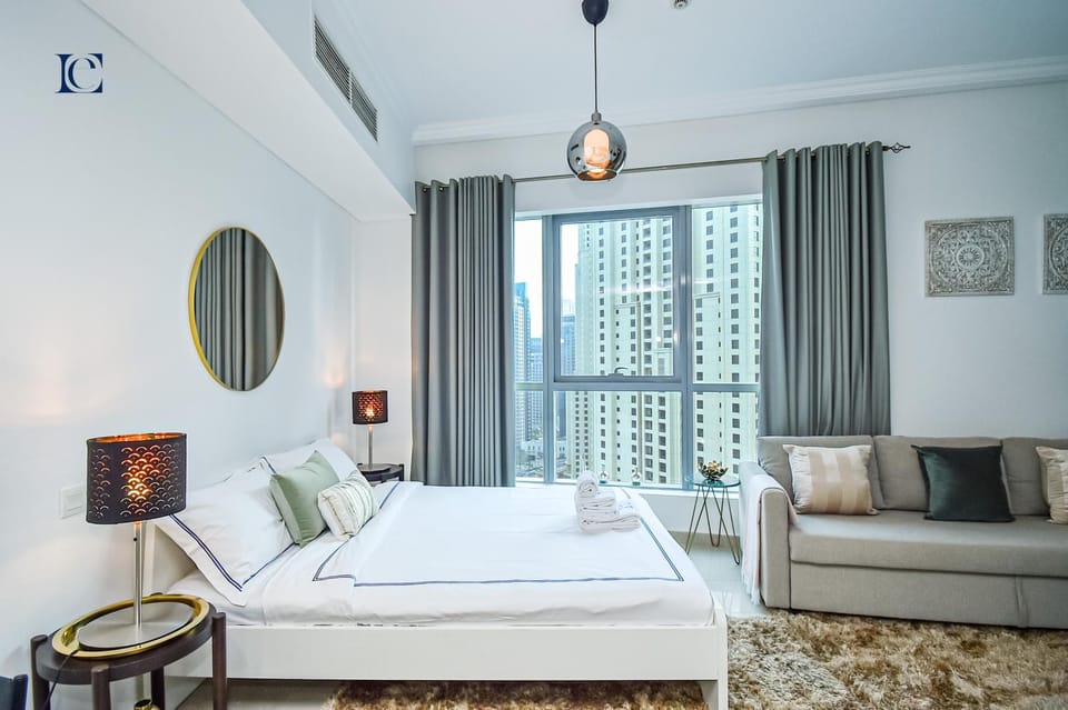 Bed, Living room, Photo of the whole room, Seating area, Bedroom