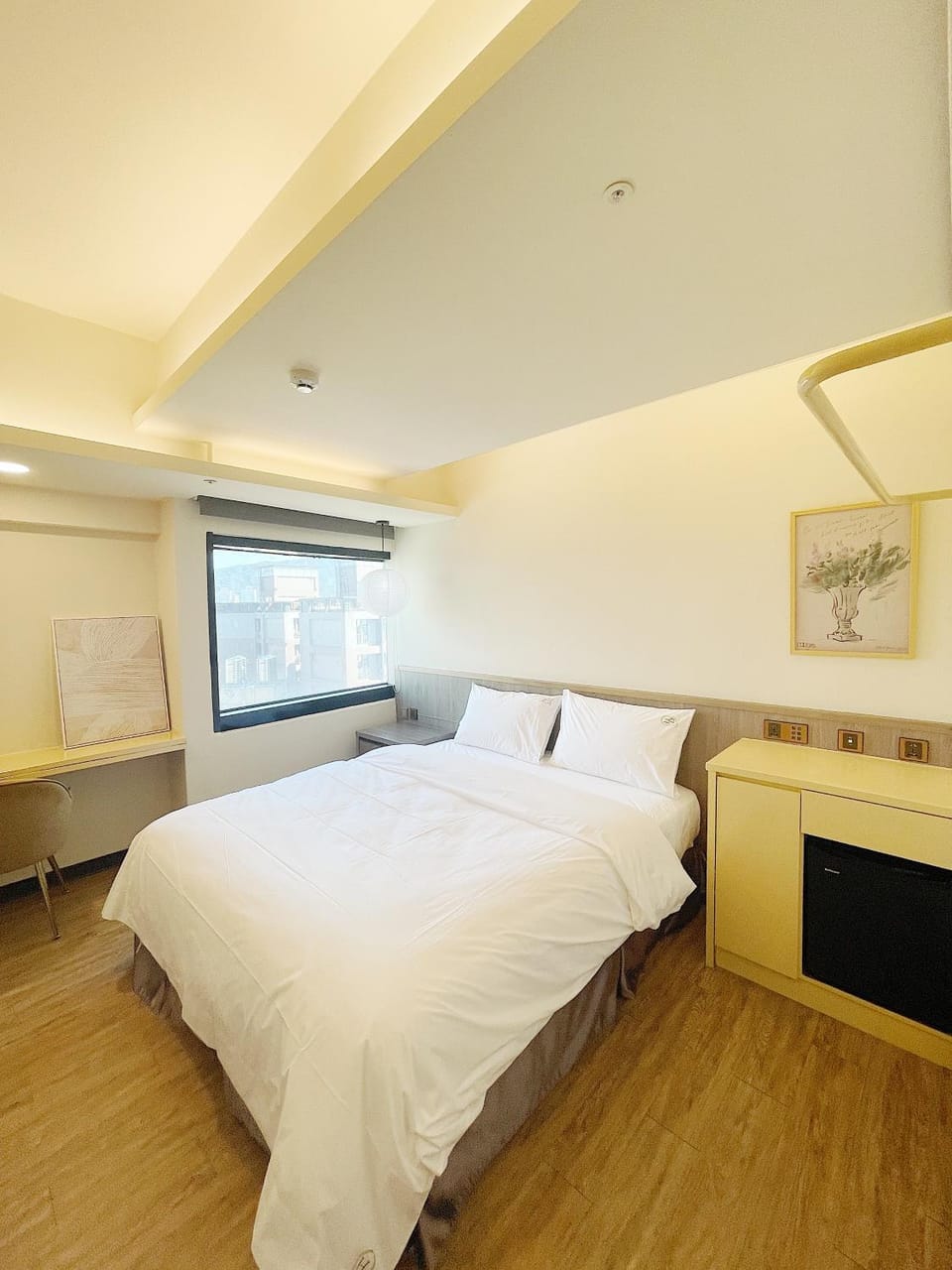 Bed, View (from property/room), Photo of the whole room