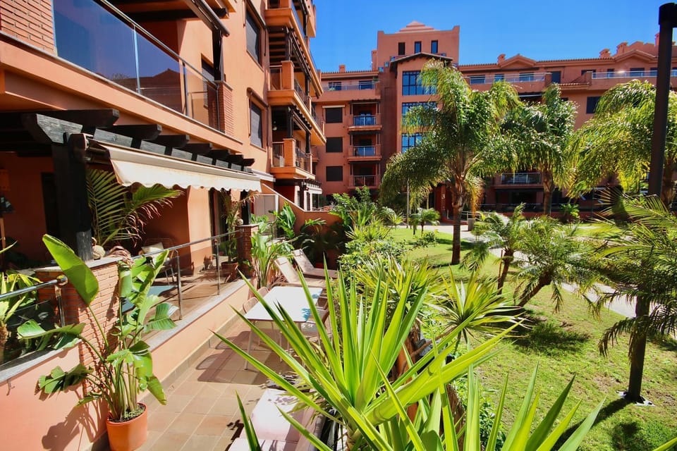 Property building, Spring, Day, Natural landscape, Garden, Balcony/Terrace, Balcony/Terrace, Garden view