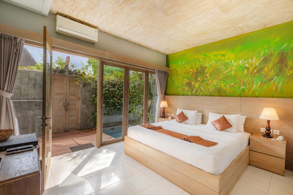 Bed, View (from property/room), Bedroom, Pool view