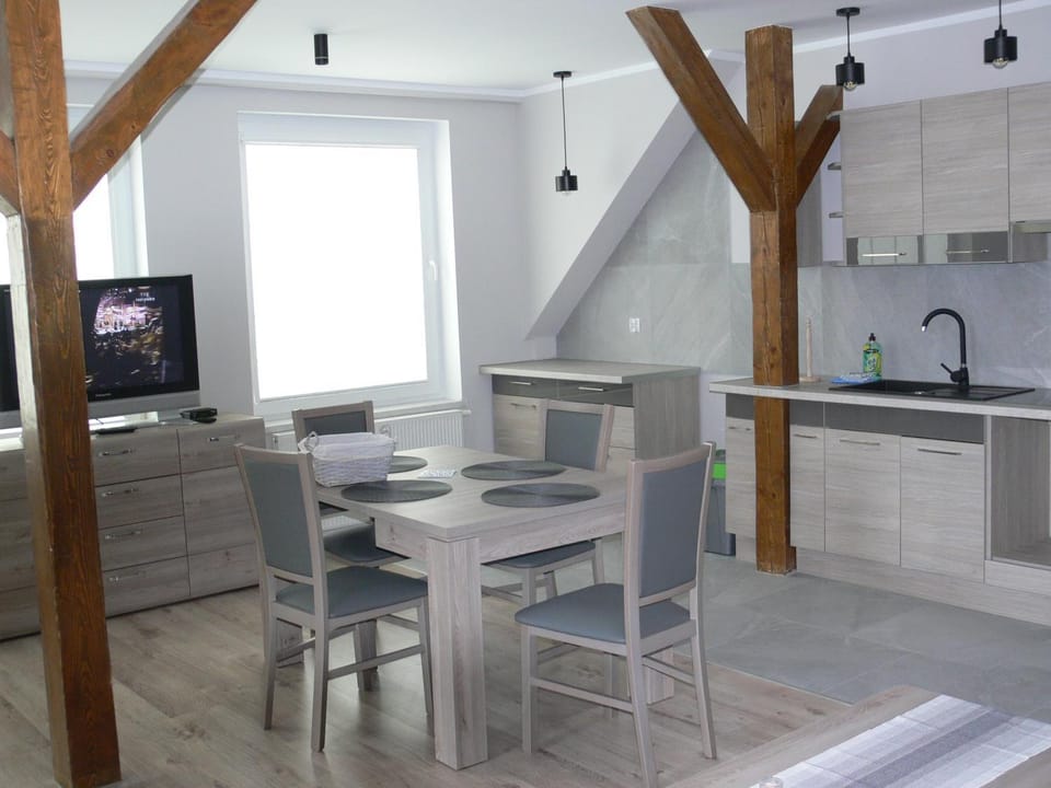TV and multimedia, Kitchen or kitchenette, Living room, Seating area