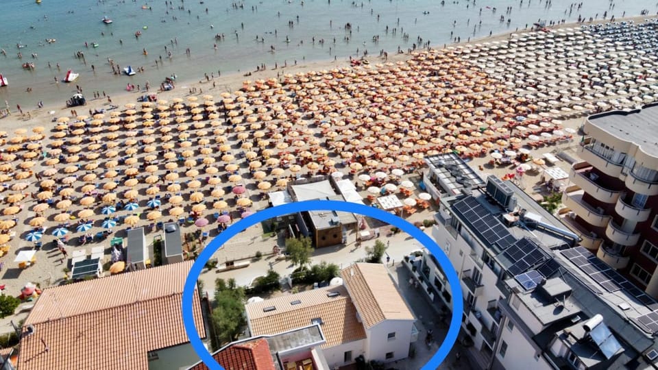 Bird's eye view, Sea view