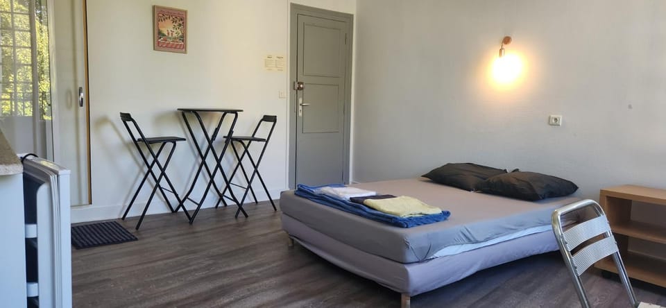 Réouverture et nouvelle gestion - Logement privatif - chambre équipée - Coeur de Bordeaux proche Victoire Apartment in Bordeaux