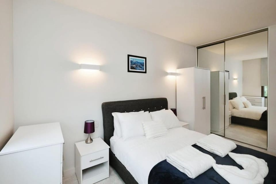 Bed, Bedroom, wardrobe