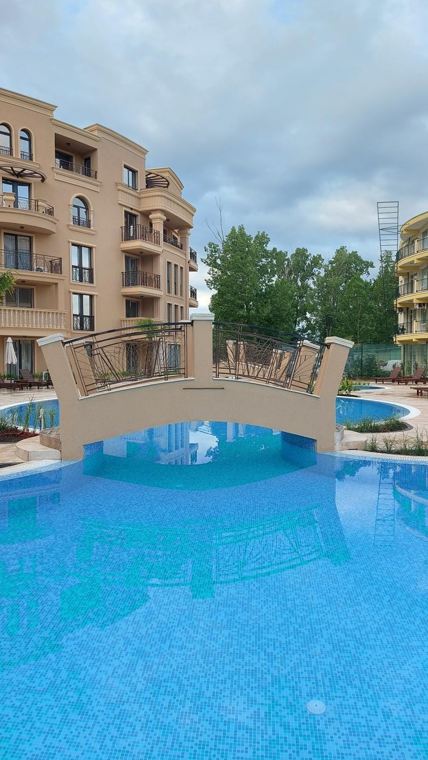 Swimming pool, Swimming pool