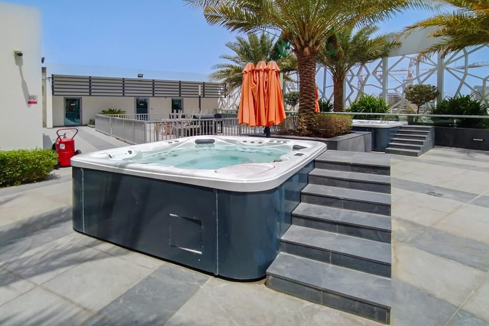 Hot Tub, Hot Tub