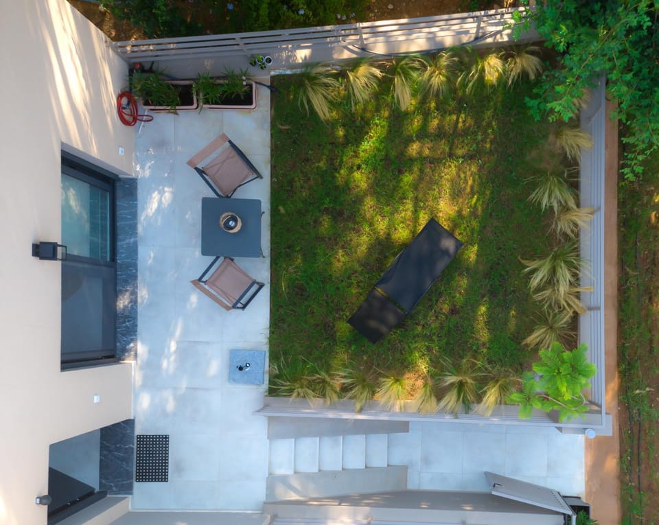 Property building, Garden, Garden view