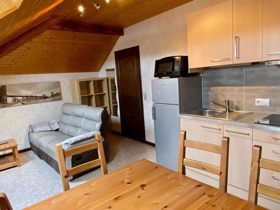 Kitchen or kitchenette, Living room, Dining area, stove