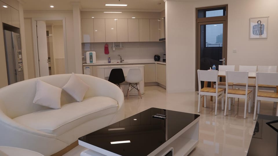 Kitchen or kitchenette, Living room, Seating area, Dining area, minibar, stove