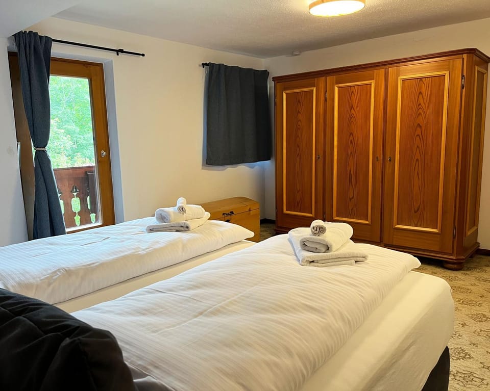 Bed, Bedroom, wardrobe