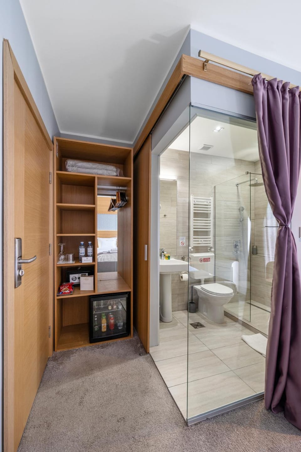 Bathroom, Food, oven, safe