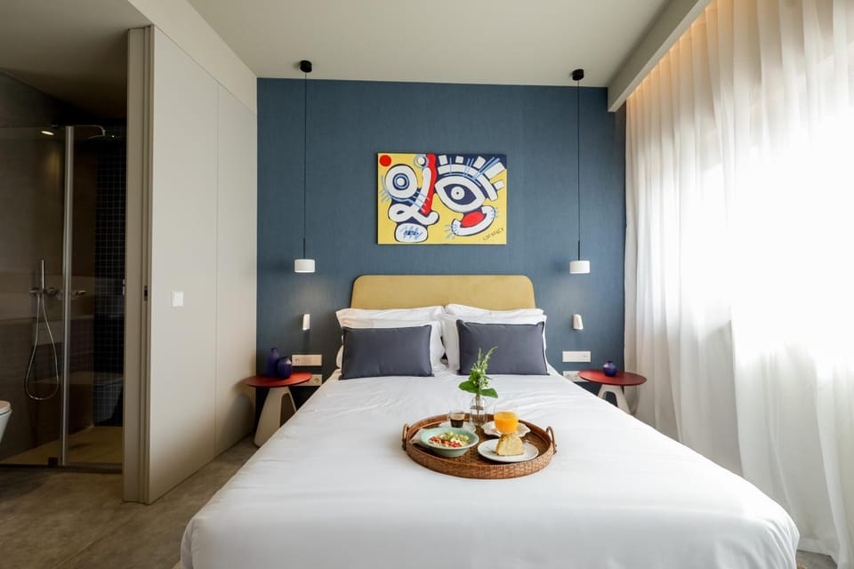 Bed, Photo of the whole room, Bedroom