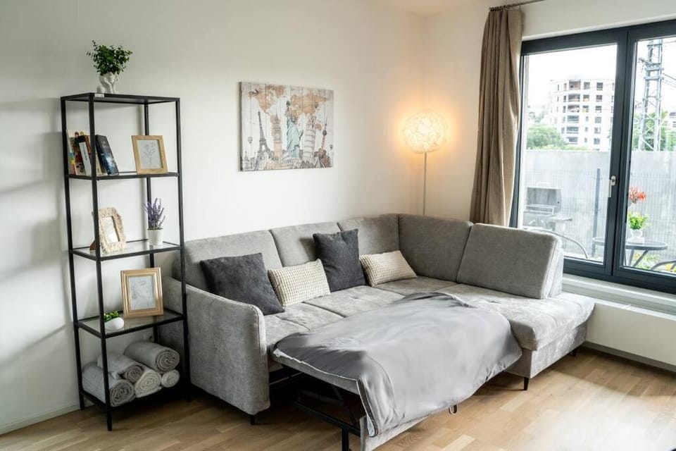Bed, Living room