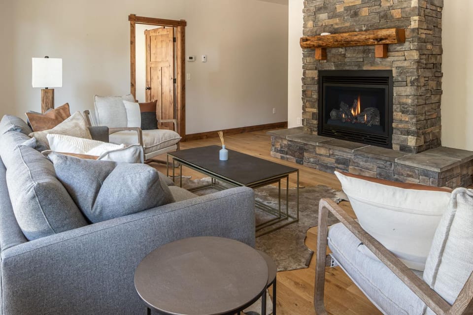 Essentia Townhome 167A House in Big Sky