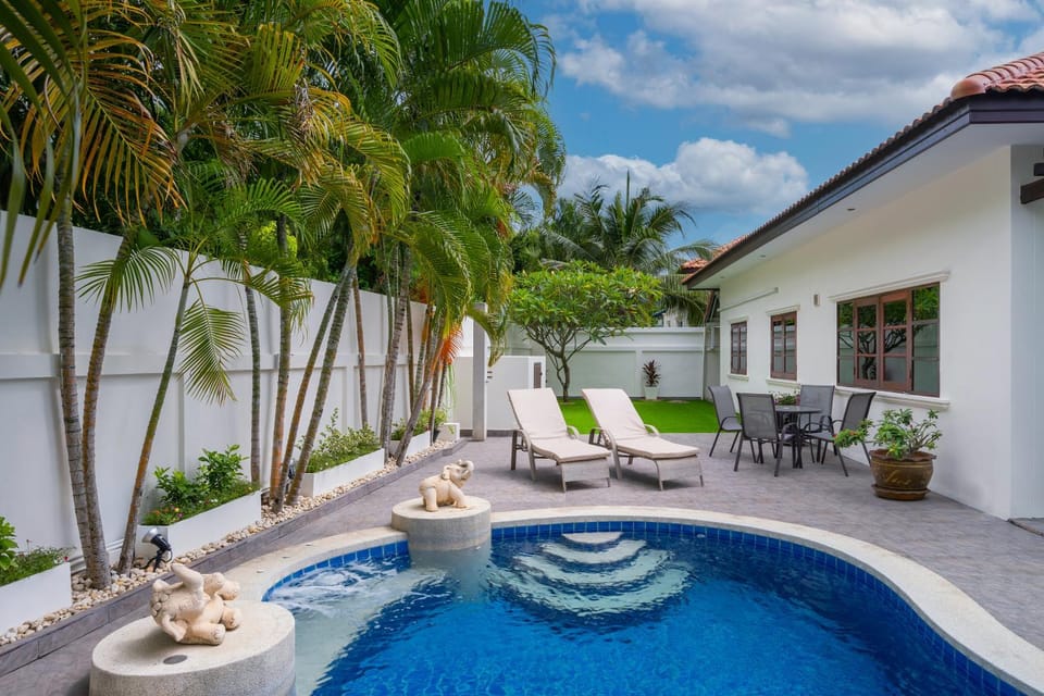 Day, Natural landscape, Garden, Garden view, Pool view, Swimming pool, sunbed