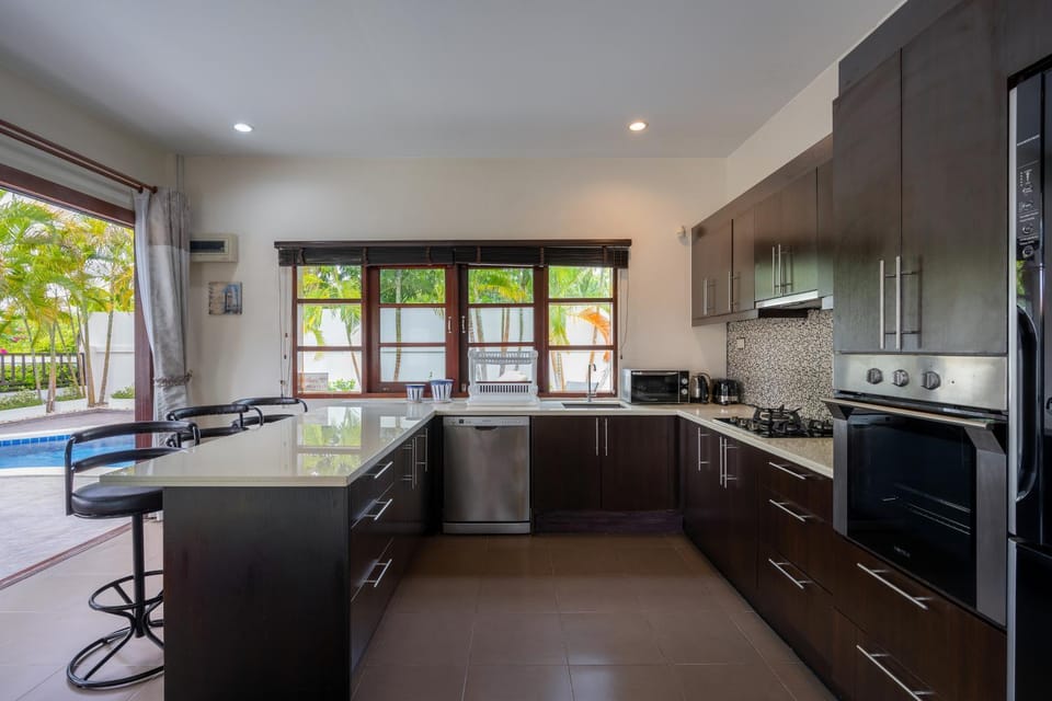 Kitchen or kitchenette, dishwasher, minibar, pet friendly, stove