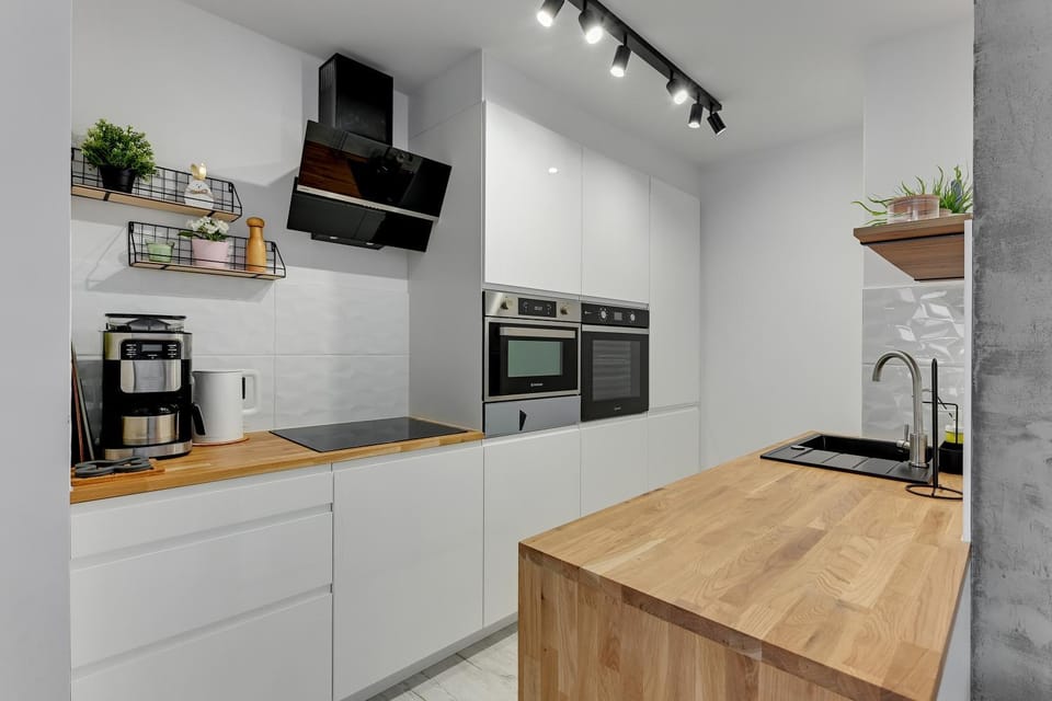 Kitchen or kitchenette, pet friendly, stove