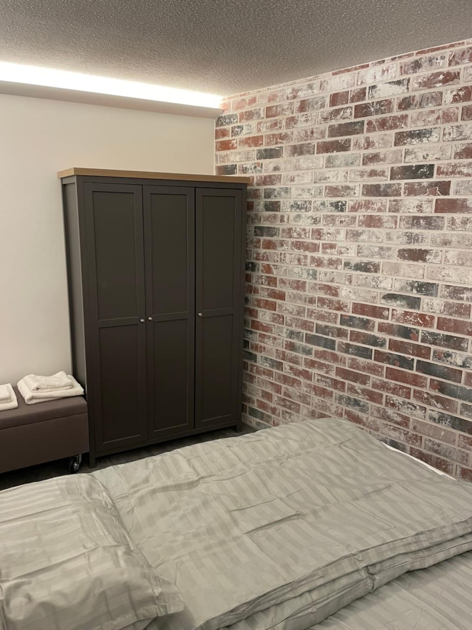 Bed, Photo of the whole room, Bedroom, wardrobe