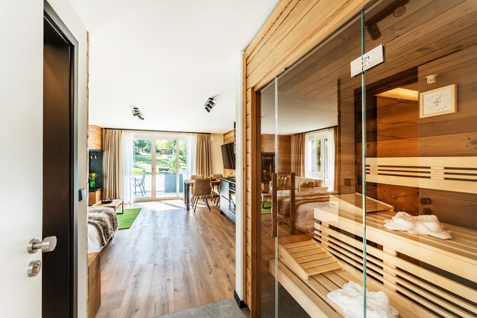 Sauna, Sauna, Living room