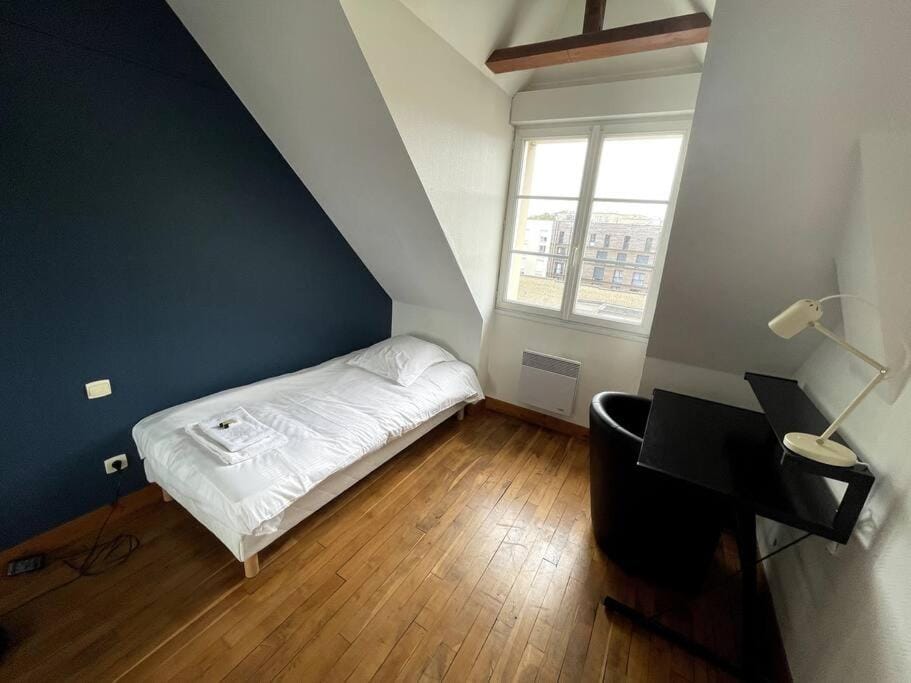 Kunzite YourHostHelper Apartment in Caen